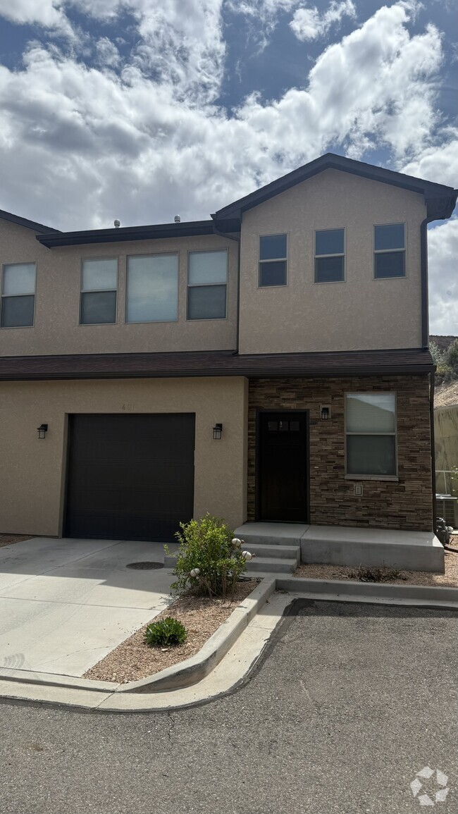 Building Photo - 491 Tiara Rado Ct