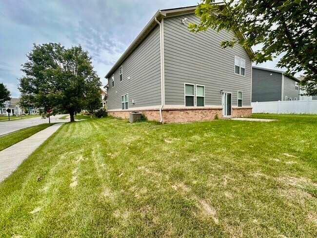 Building Photo - 1287 Bristol Pl