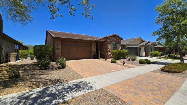 Building Photo - 20804 W Meadowbrook Ave