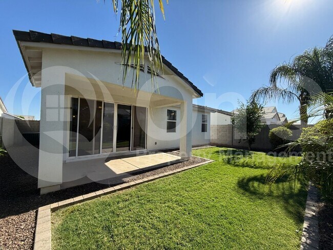 Foto del edificio - 624 E Vail Ln