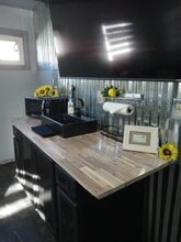 Building Photo - 1222 River Rd