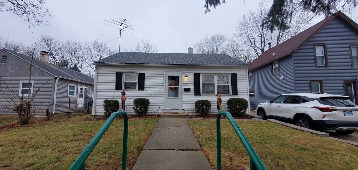 Primary Photo - 2 bd 1 ba home Joliet