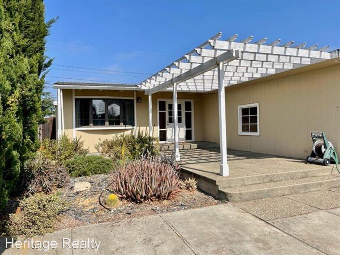 Foto principal - 3 br, 2 bath House - 1525 Maxine Avenue