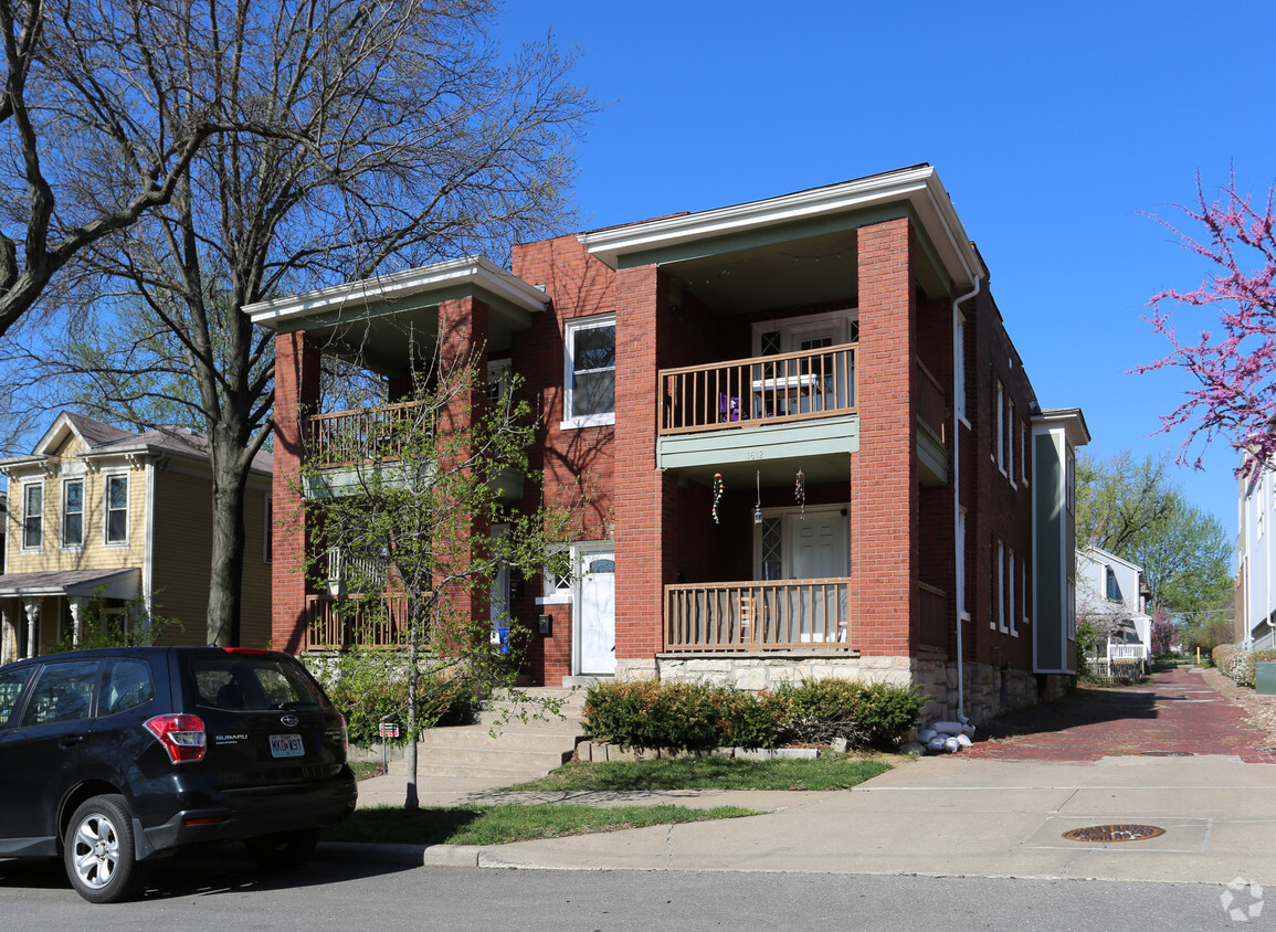 Primary Photo - Jefferson Apartments