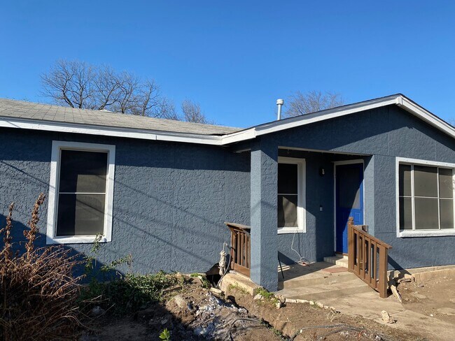Building Photo - 127 Remolino