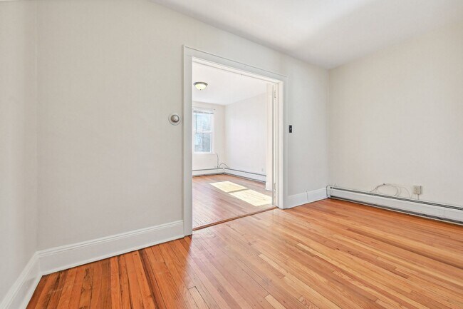 Building Photo - 438 2nd St
