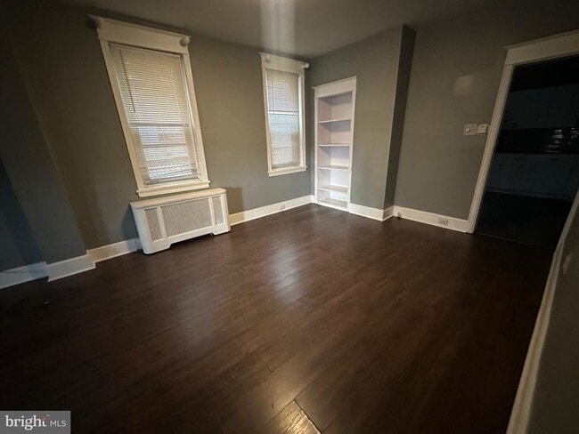 Foto del edificio - 2349 Duncan St