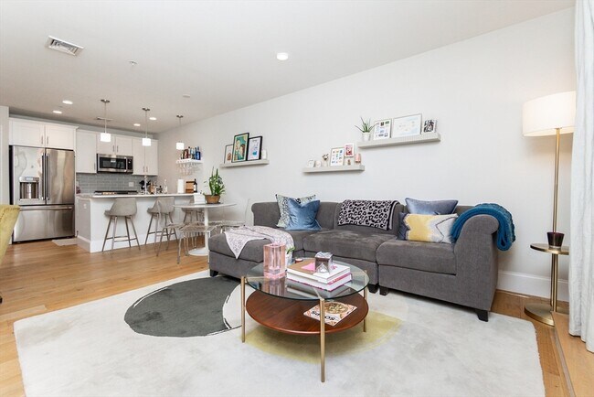 Foto del edificio - 545 E 3rd St