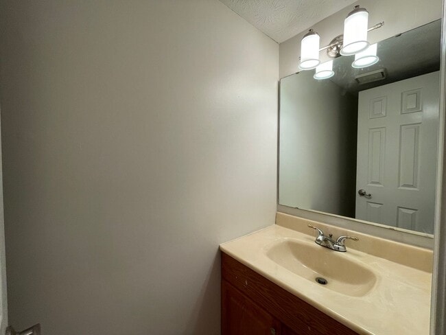 Building Photo - Spacious 3-Bed, 2.5-Bath Home – All Seasons Room, Loft, and Fully Fenced Backyard