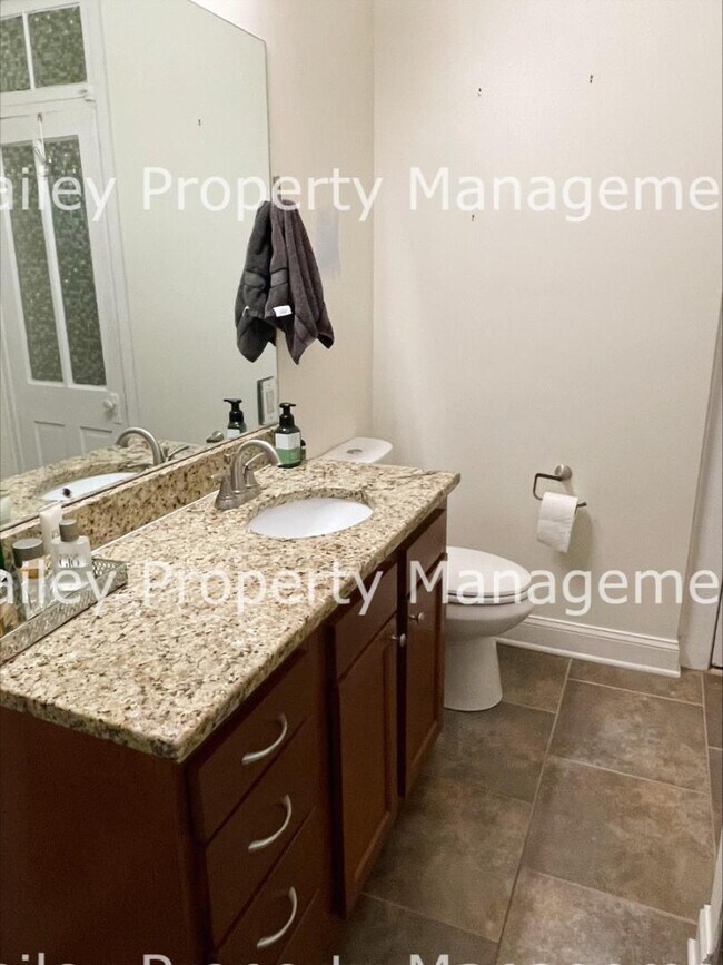 Foto del edificio - 1046 E Caldwell St