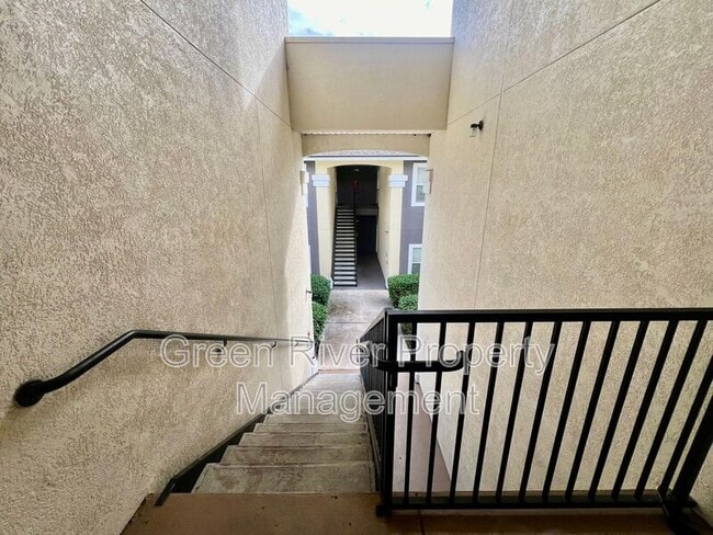 Foto del edificio - 7920 Merrill Rd