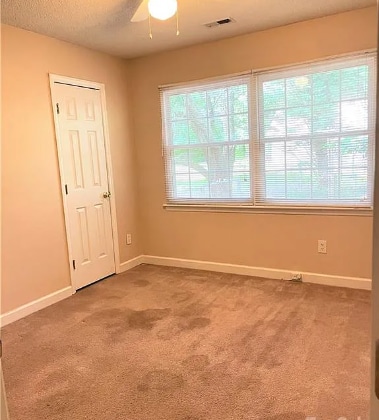 Building Photo - 21225 Pine Ridge Dr