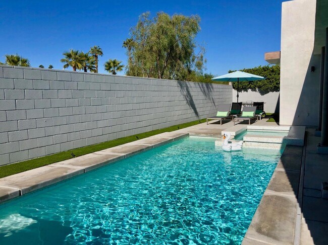 Foto del edificio - 571 Skylar Ln