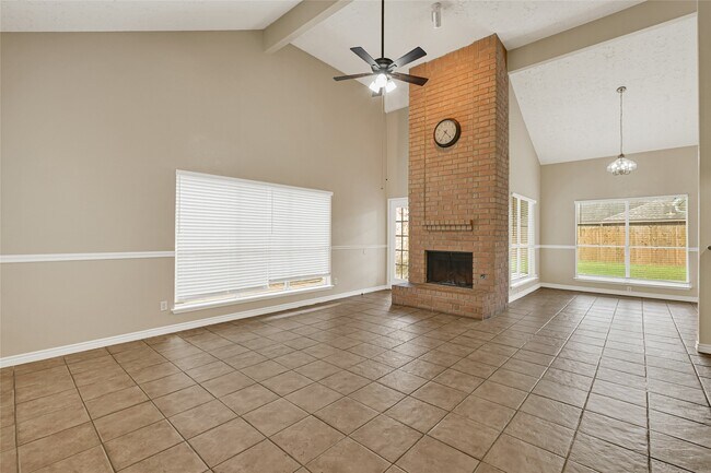 Foto del edificio - 12322 Meadow Ridge Dr