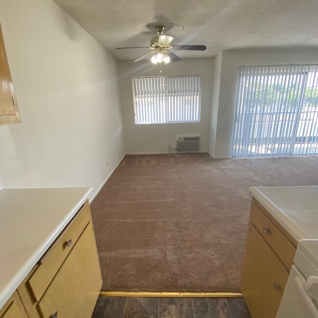 Building Photo - 16900 Parthenia St