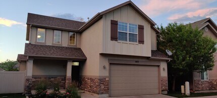 Building Photo - 1077 Kettering Dr
