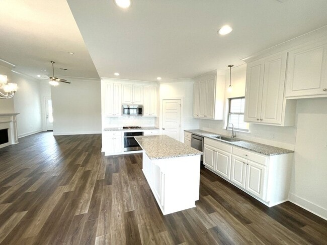 Foto del edificio - 4 Bedroom Home in Willows at Bayou Fountain
