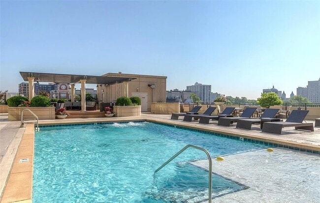 Building Photo - 4909 Laclede Ave