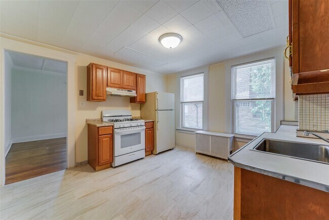 Building Photo - 142 Allwood Rd