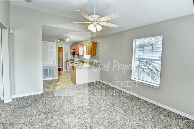 Building Photo - 2212 30th St. Unit C