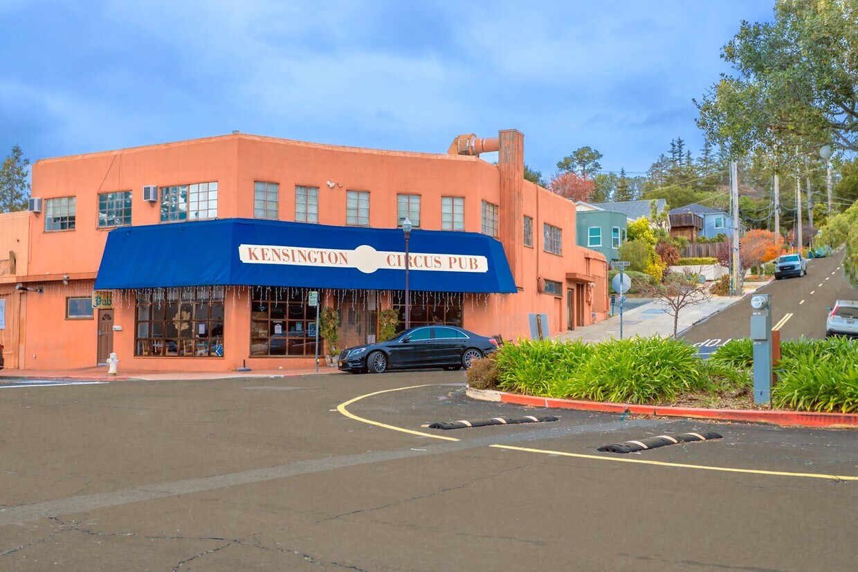 Primary Photo - 350 Berkeley Park Blvd