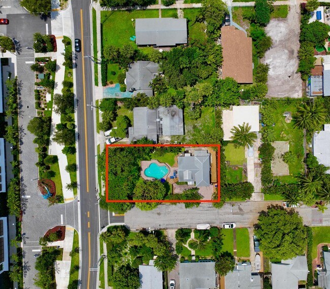 Building Photo - 406 43rd St