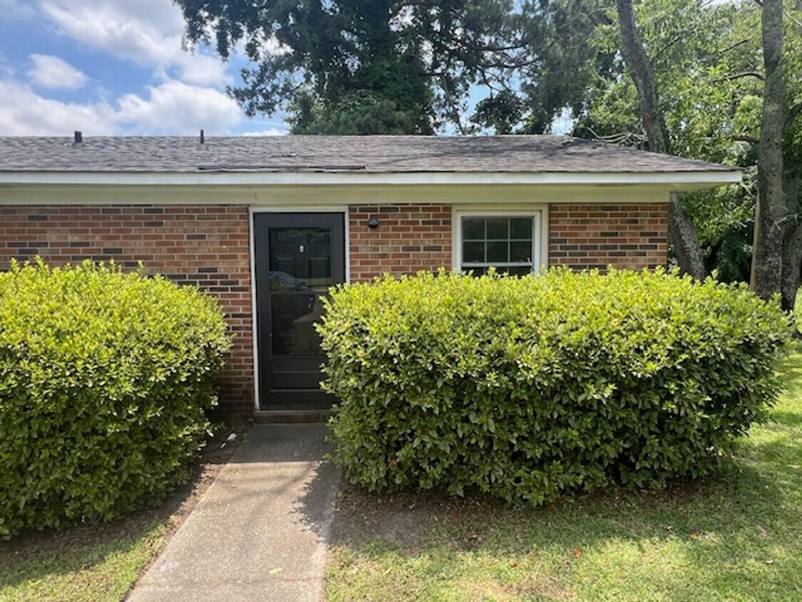 Foto principal - 6421 Applecross Ave