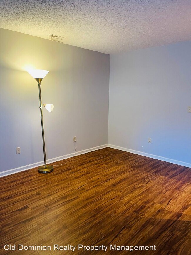 Building Photo - 3 br, 2.5 bath House - 2464 Twin Gables Court