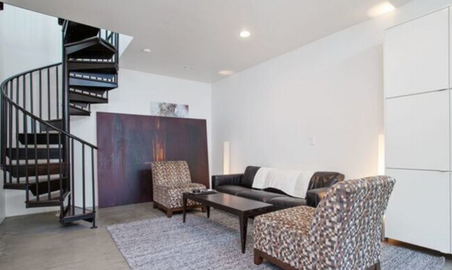 Foto del edificio - 802 N Harper Ave