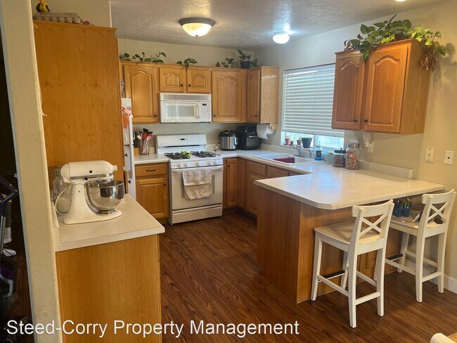 Building Photo - 3 br, 2 bath House - 590 W. 1450 N.