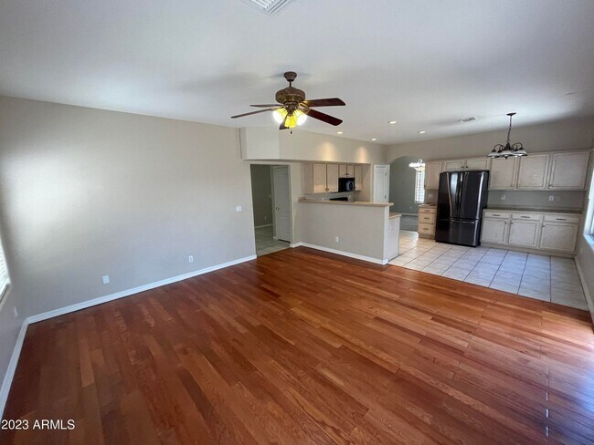 Building Photo - 1321 N Palmsprings Dr