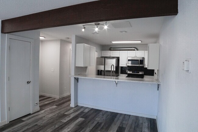 Foto del edificio - 1741 E 53rd Ave