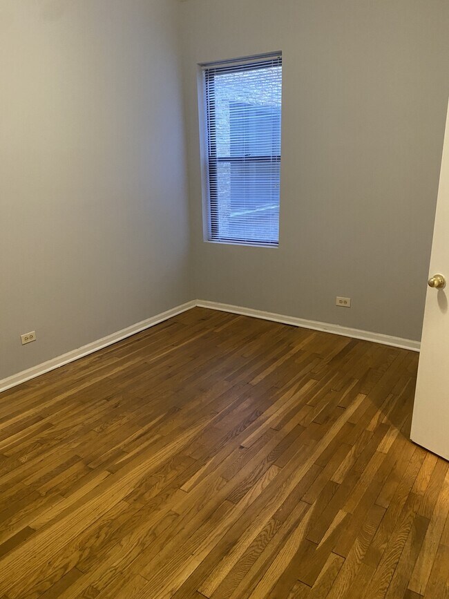 Foto del edificio - 3120 W Logan Blvd