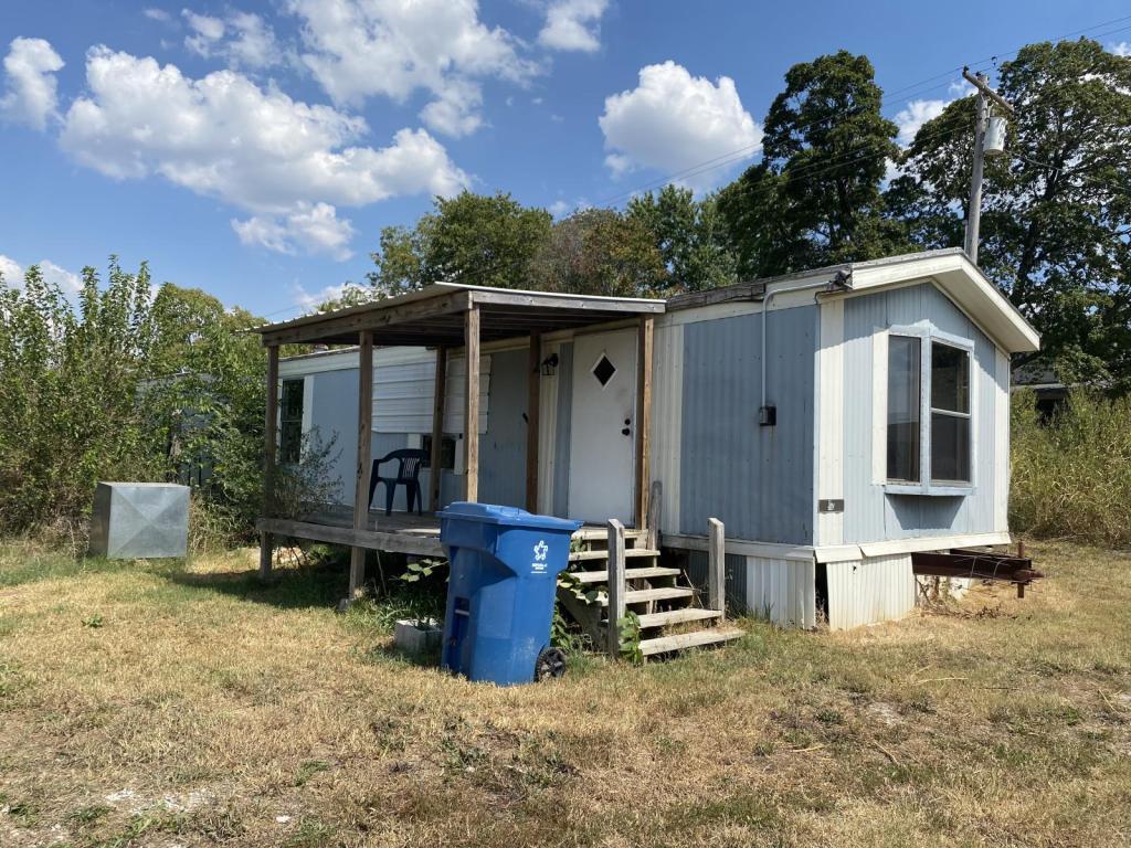 Primary Photo - 3604 Carver Rd