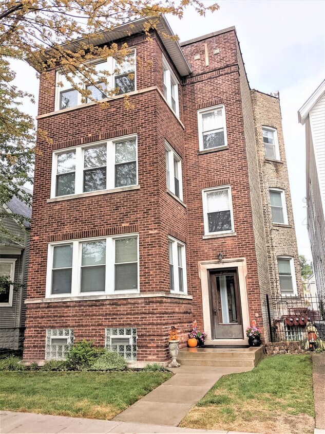 2510 W Ainslie St, Chicago, IL 60625 House Rental in Chicago, IL