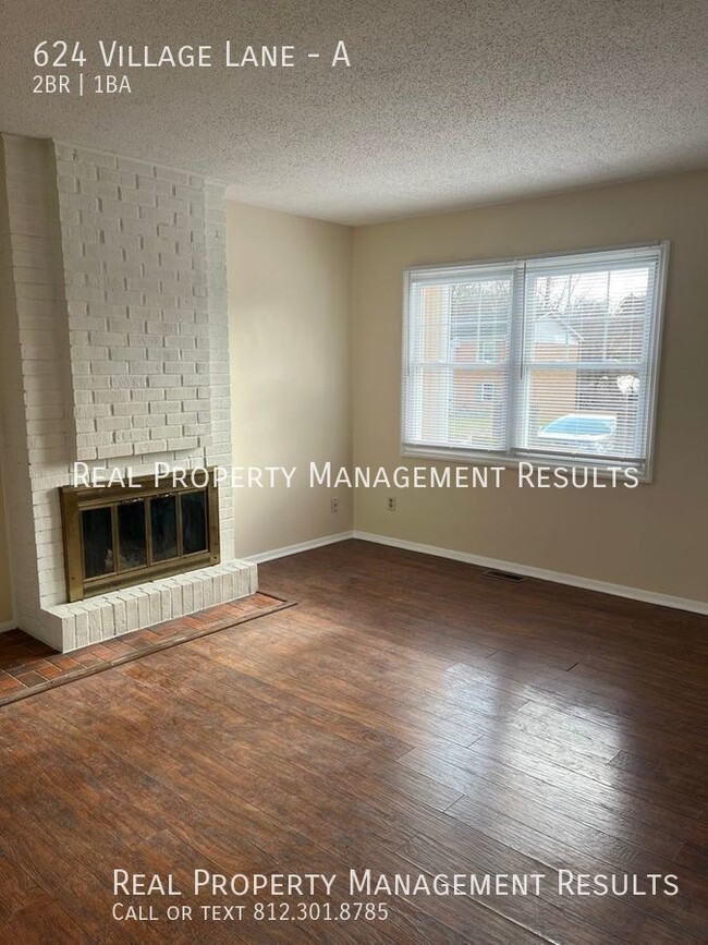 Foto del edificio - 624 Village Ln