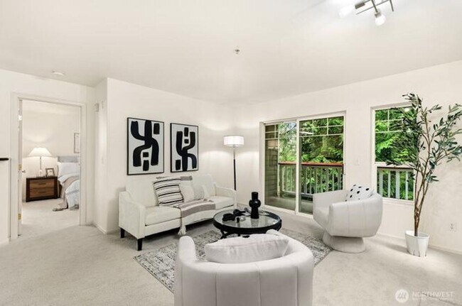 Foto del edificio - Beautiful 3 Bedroom 2 Bath Condo Newport Way Issaquah