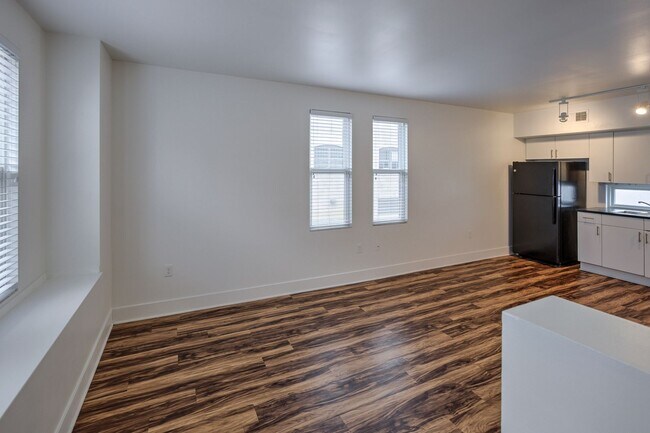 Foto del edificio - Beautifully located in the heart of Counci...