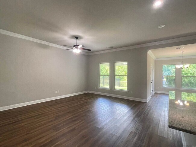 Building Photo - 1303 Hickory Creek Dr