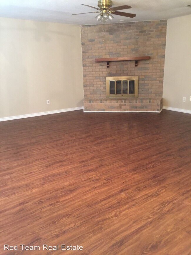 Foto del edificio - 3 br, 2 bath House - 1048 Georgian Rd E