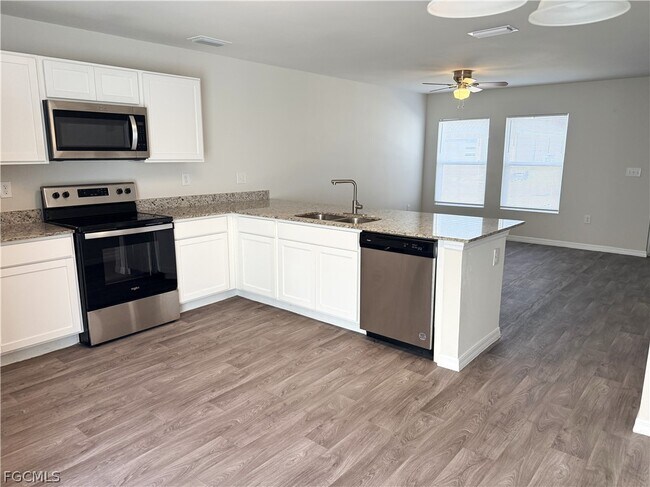 Foto del edificio - 324 NW 3rd Ln