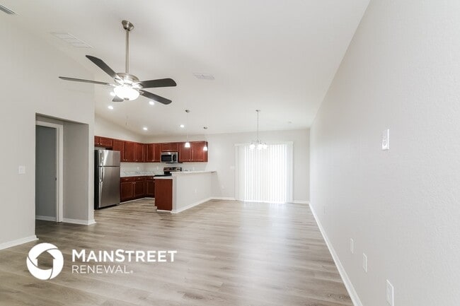 Building Photo - 2571 Sanderling St