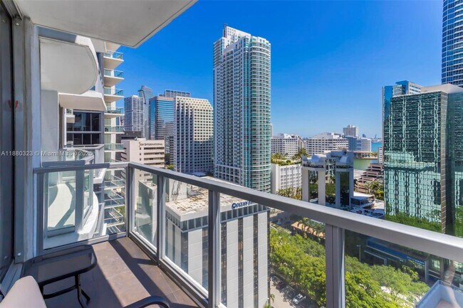 Foto del edificio - 1050 Brickell Ave