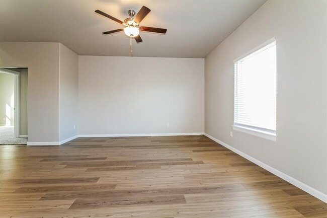Building Photo - 1705 Ruby Dr