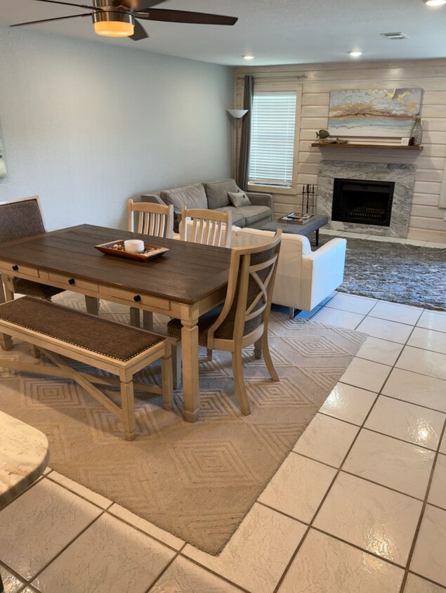 Foto principal - 604 Highcrest Dr