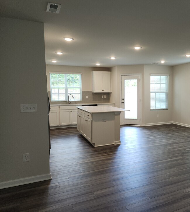 Building Photo - 936 Powder Crk Dr