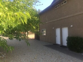 Building Photo - 1433 Mishka Ct