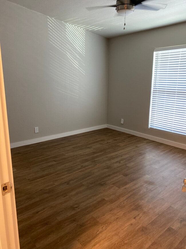 Foto del edificio - 2215 E 51st St