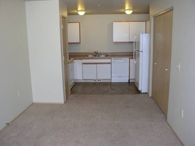 Building Photo - 3311 N Lakeharbor Ln