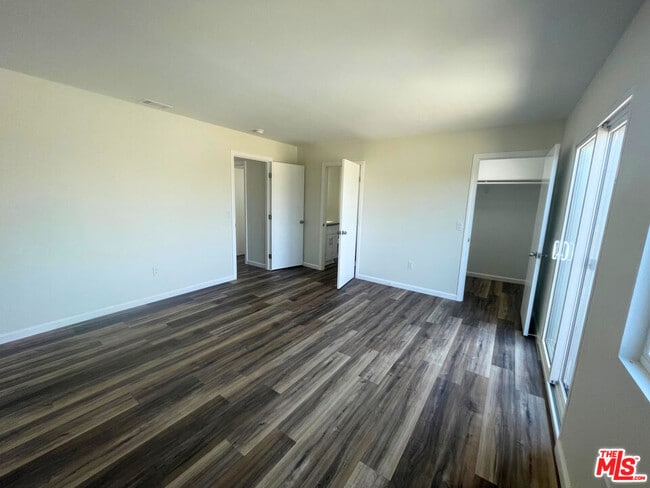 Foto del edificio - 3160 Vineland Ave